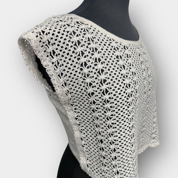 Hollister Crochet Lace Crop Top White XS Scoop Neck Cap Sleeve Scallop Hem Knit - Picture 4 of 9